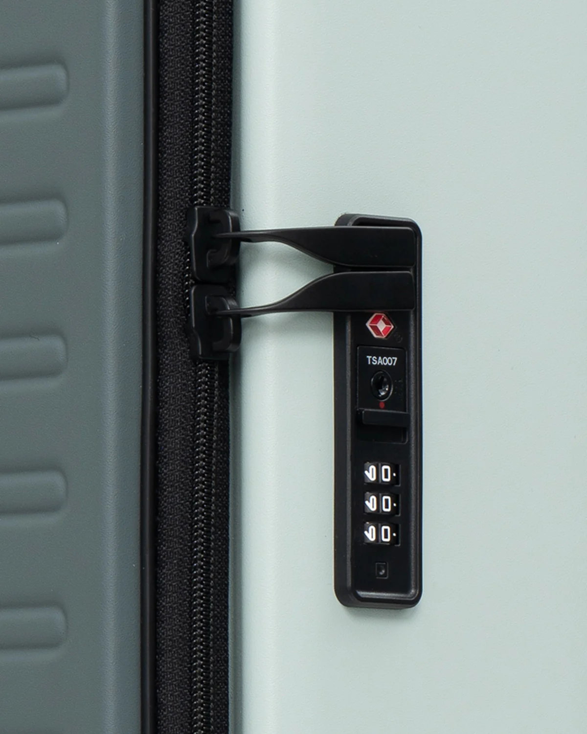 Adventure Check-In 24''/28'' - Image 94