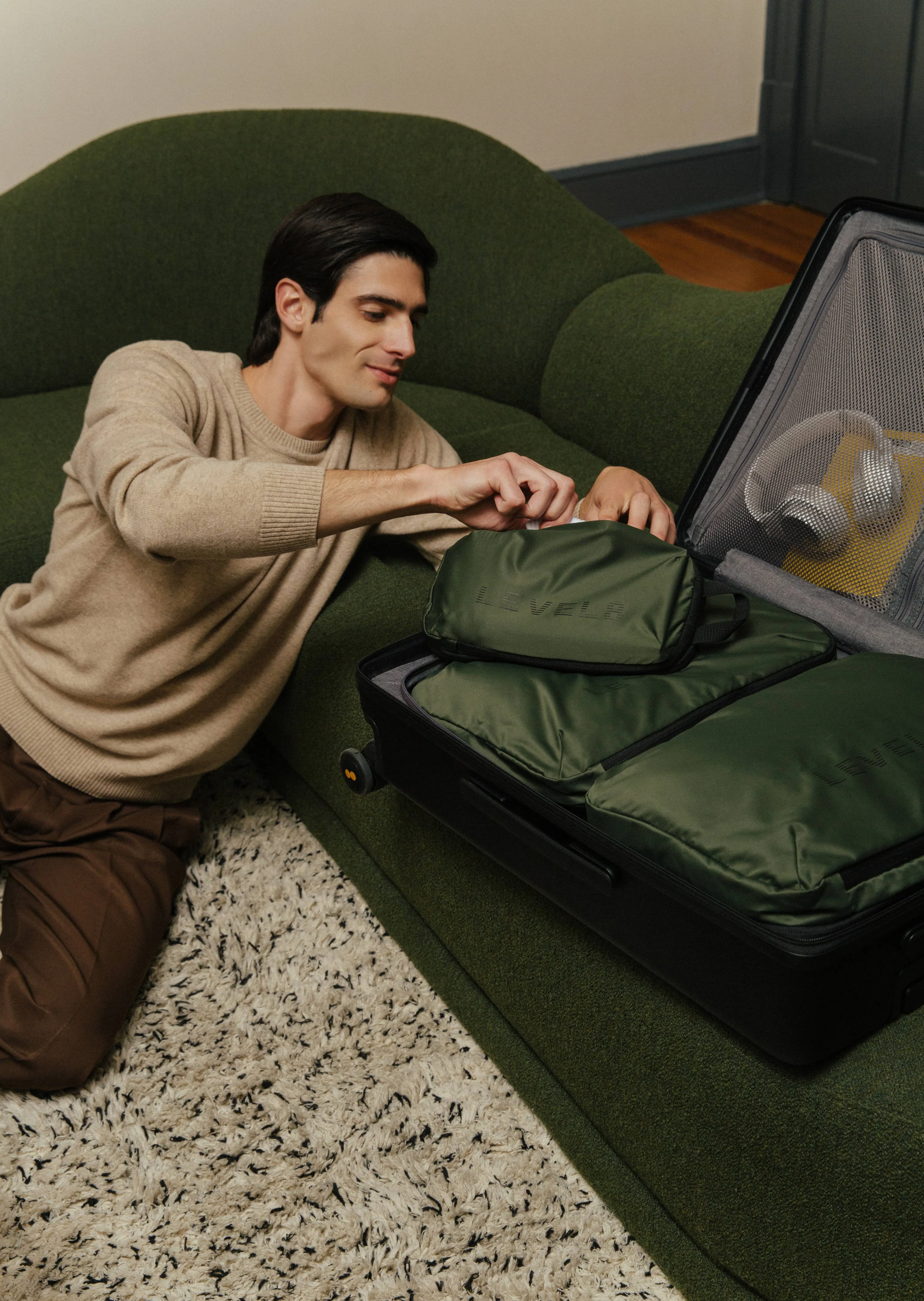 Voyageur Check-In 30''/ 28''/ 26'' - Image 234