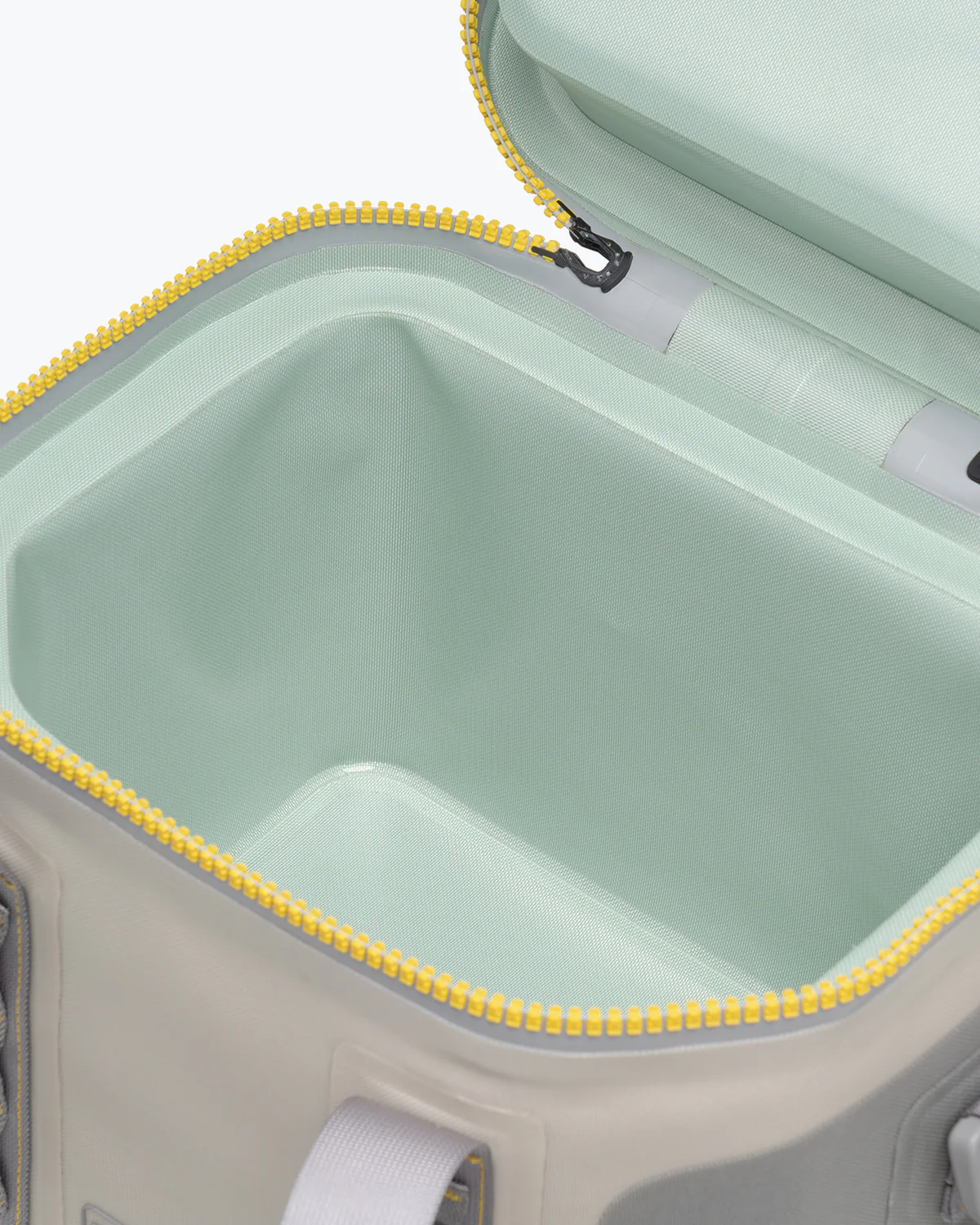 SPARTER Portable Soft Cooler 12 Cans - Image 7
