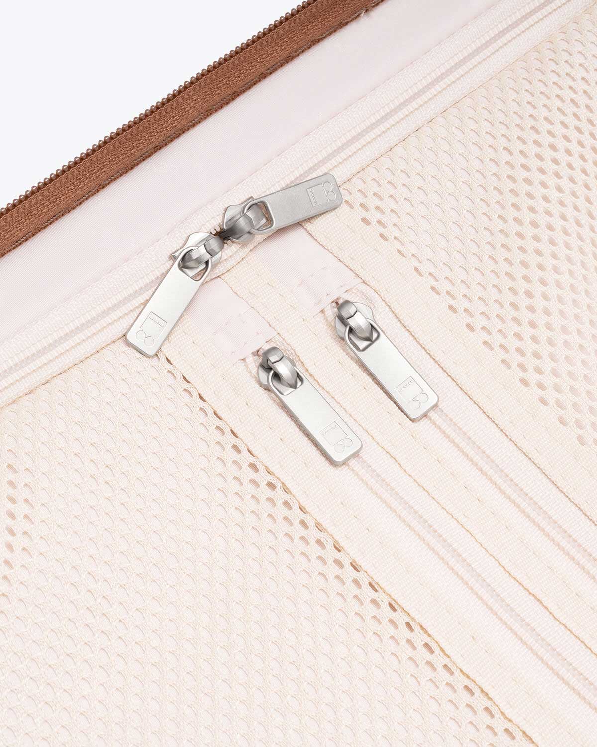 Vintage Check-in 24''& 26'' - Image 35
