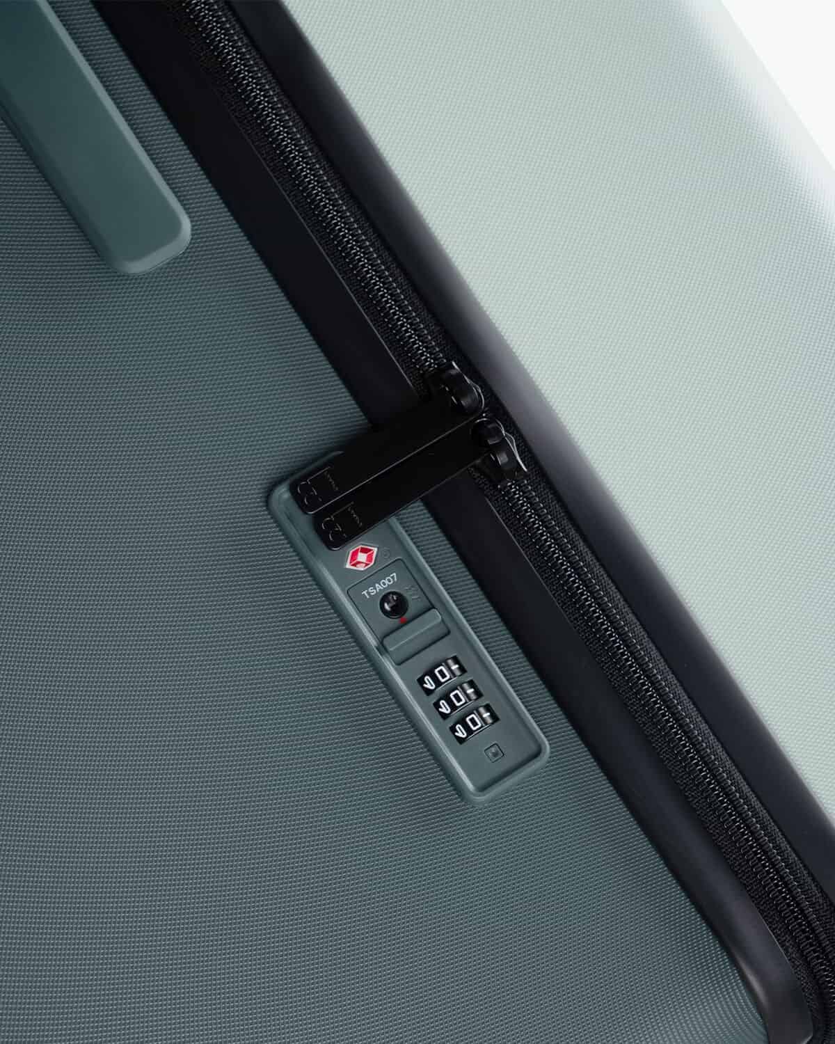 Voyageur Luggage & 6 Packing Cubes Combo - Image 31